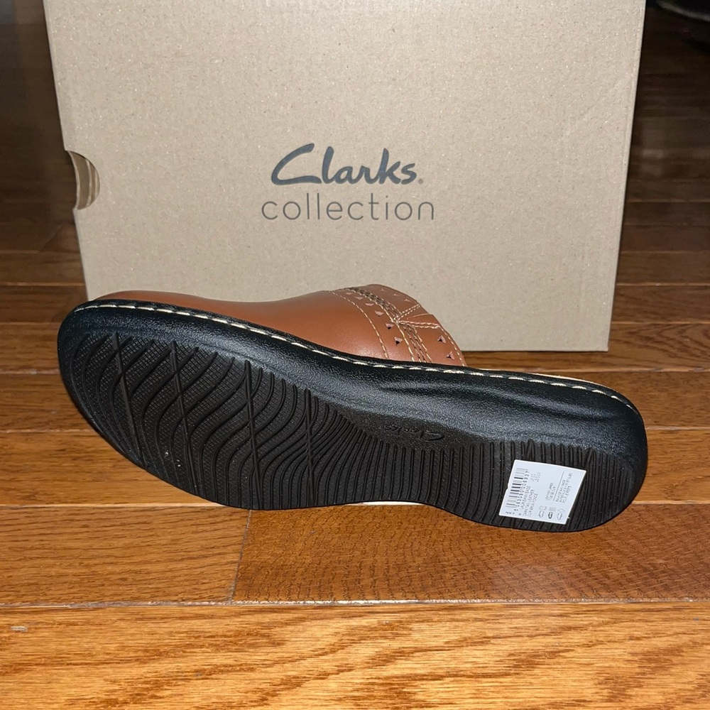 NEW Clarks Leather Laurieann Ease Slip On Mule Flats Dark Tan Women’s Size 5.5 - Picture 9 of 11